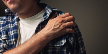 لقد نجحت طريقة علاج أورن زريف في مساعدة العديد من المرضى الذين عانوا من مشاكل في الرقبة وهيكل الجسم  تعانون من مشاكل في الرقبة وهيكل الجسم؟  لاداعي لليأس.