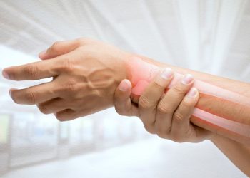 لقد نجحت طريقة علاج أورن زريف في مساعدة العديد من المرضى الذين عانوا من مشاكل في الرقبة وهيكل الجسم  تعانون من مشاكل في الرقبة وهيكل الجسم؟  لاداعي لليأس.