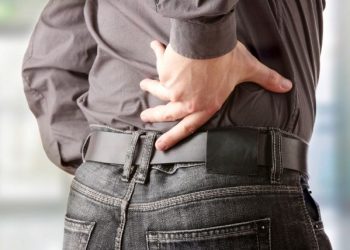 בקלינקה של זריף חולים וסובלים מצטופפים כמעט עד אפס מקום, ביניהם גם פרופסורים, רופאים, פיזיקאים